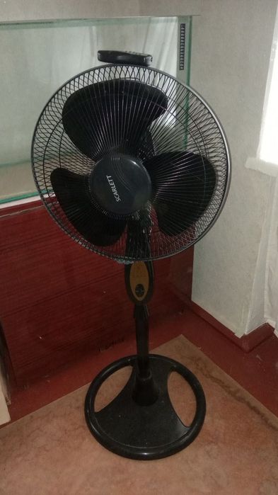 Продам підлоговий вентилятор Scarlett