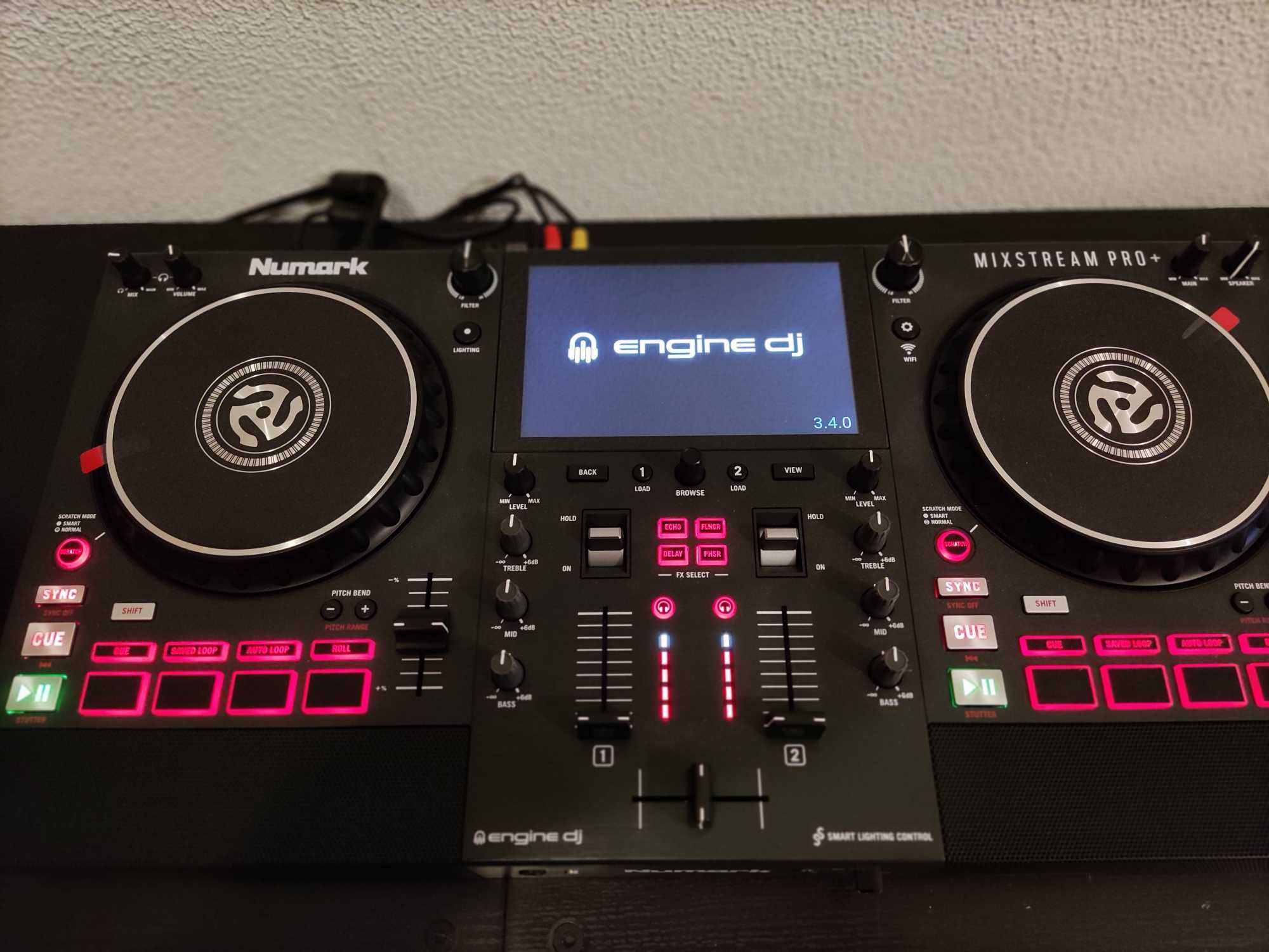 Numark Mixstream Pro+, Workstation Flightcase Magma + SoundSwitch DMX