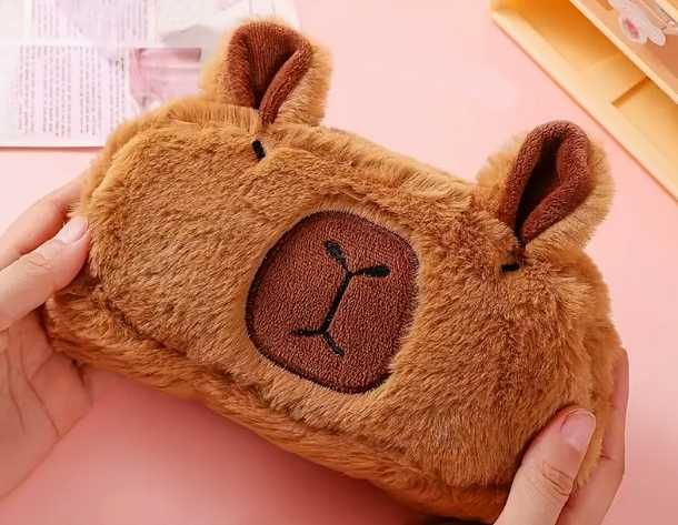 Kapibara Kawaii pluszowa puchata mięciutka kosmetyczka piórnik