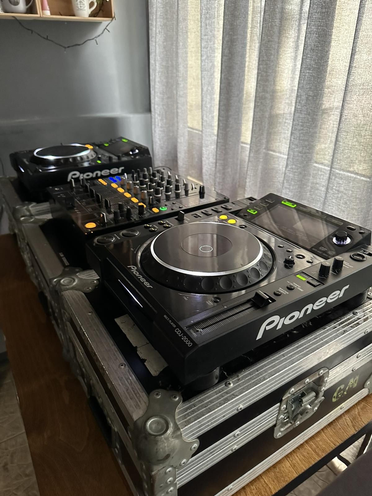 Комплект: пульт Pioneer djm 800 + 2 програвача Pioneer  cdj 2000