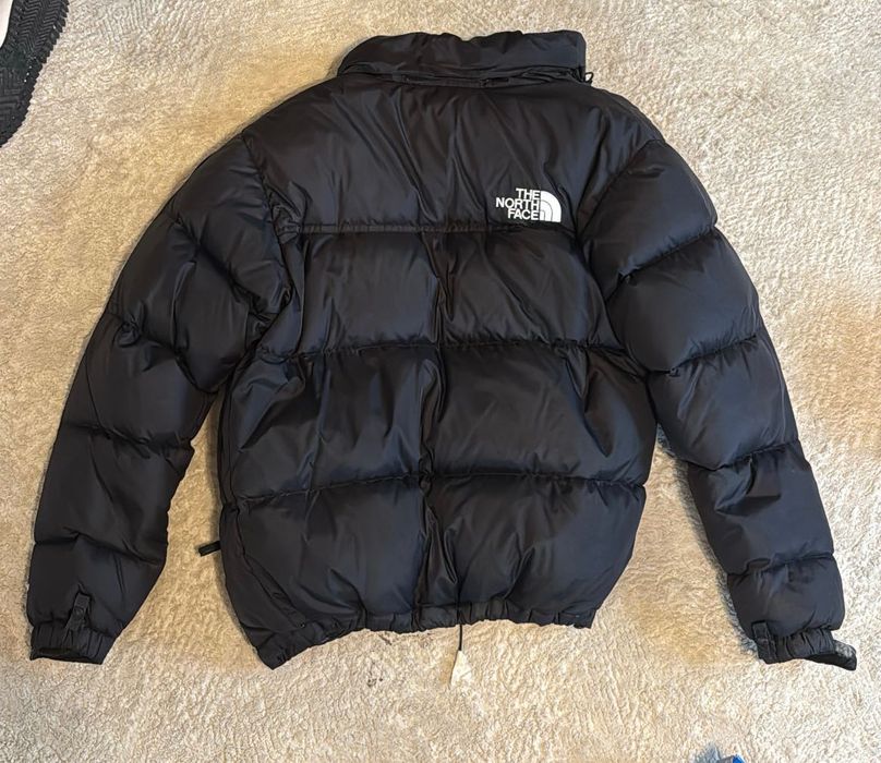 Czarna kurtka puchowa the north face