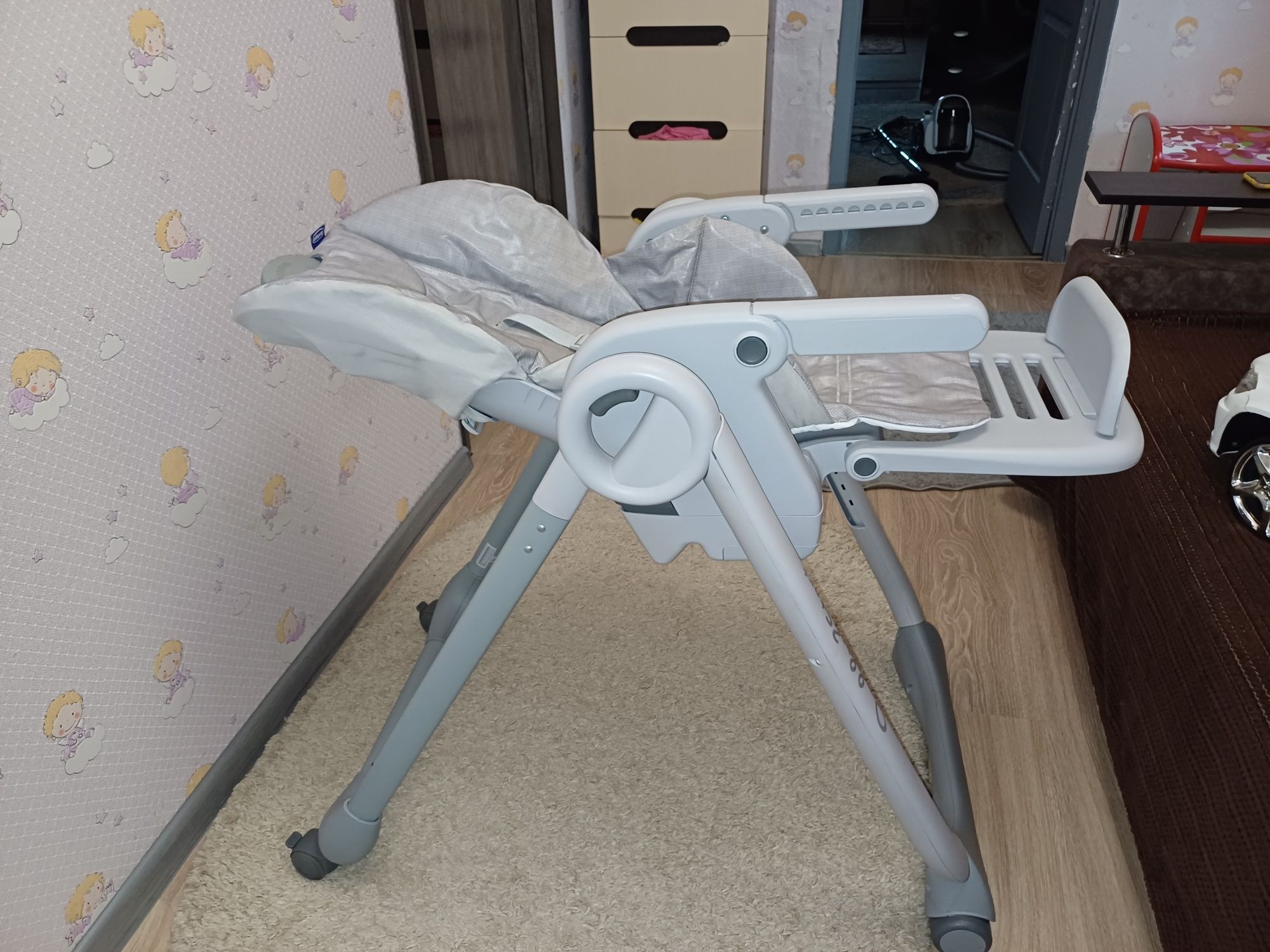 Продам стульчик для кормления Chicco  Polly 2 start
