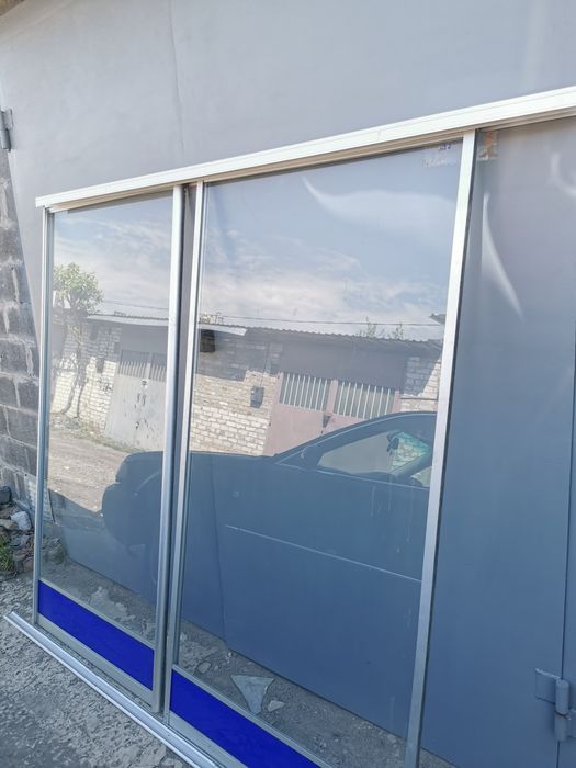 Двері до шафи купе із направляючими.