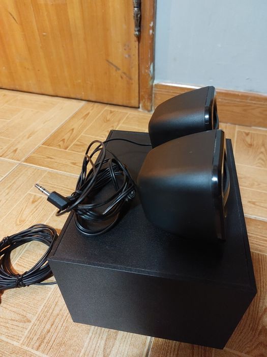 Sistema de Som HP (2 colunas + Subwoofer)