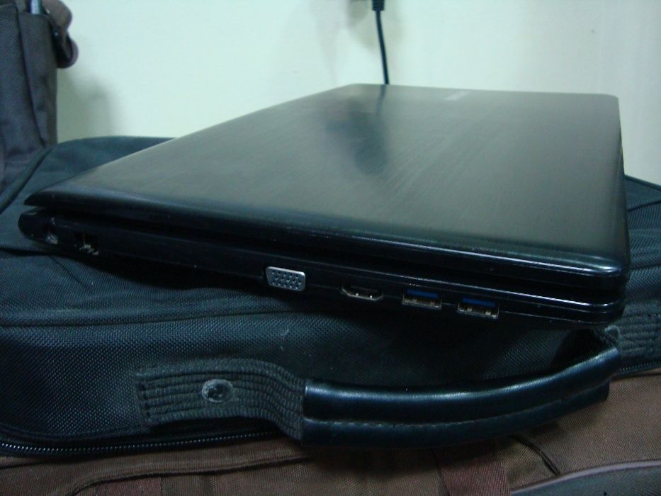 Ноутбук Samsung NP355E5C ( Дефект ! )