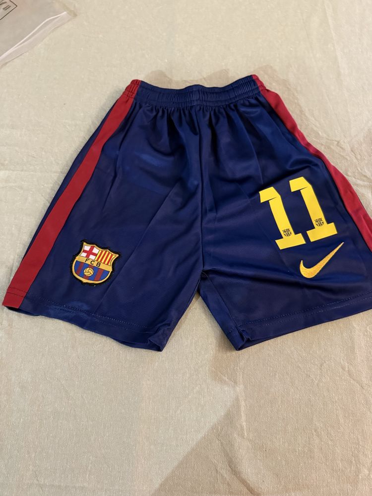 T-shirt e calções do Barcelona da época 2014/15 do Neymar