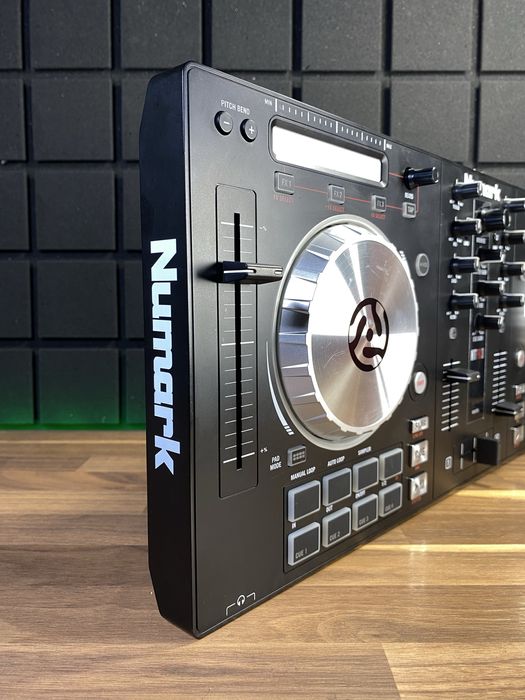 Numark Mixtrack Pro 3