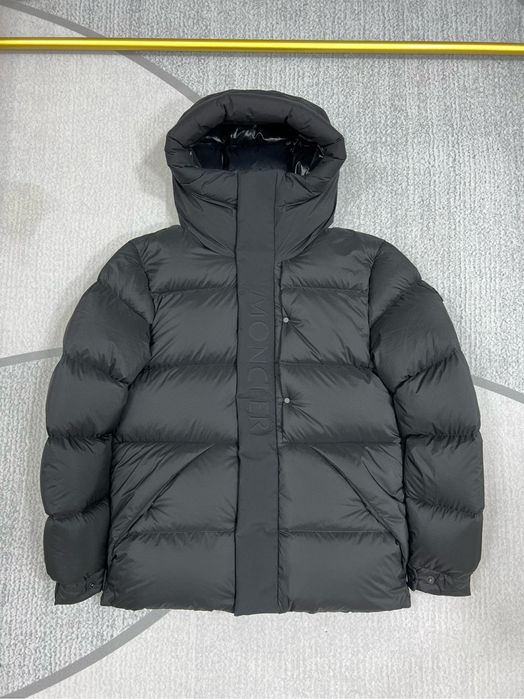 Мужской пуховик Moncler