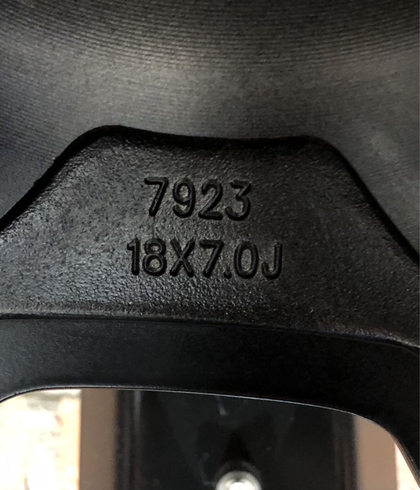 Koła letnie 18 KIA Stinger 5x114,3 ET45 225/45/18