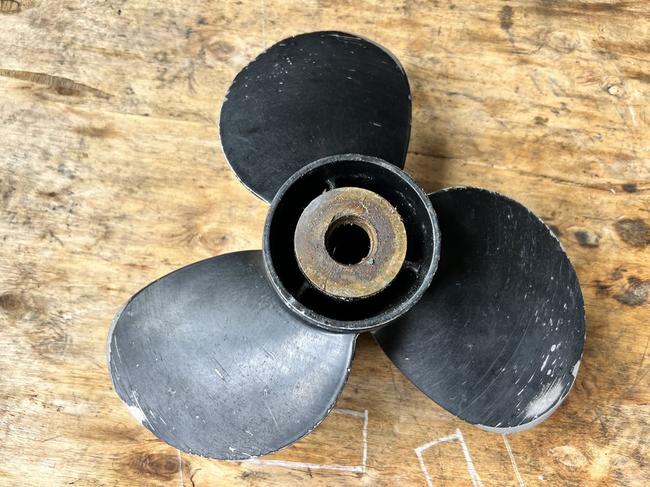 Śruba napędowa Mercury Black Max 48 - 854340A45 skok 9