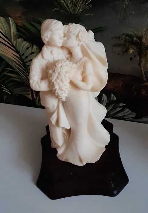 Alabastrowa figurka nowożeńców Vintage