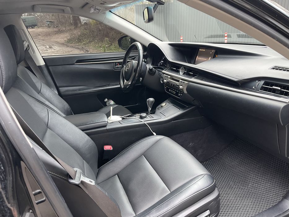 Lexus ES 350 2015р