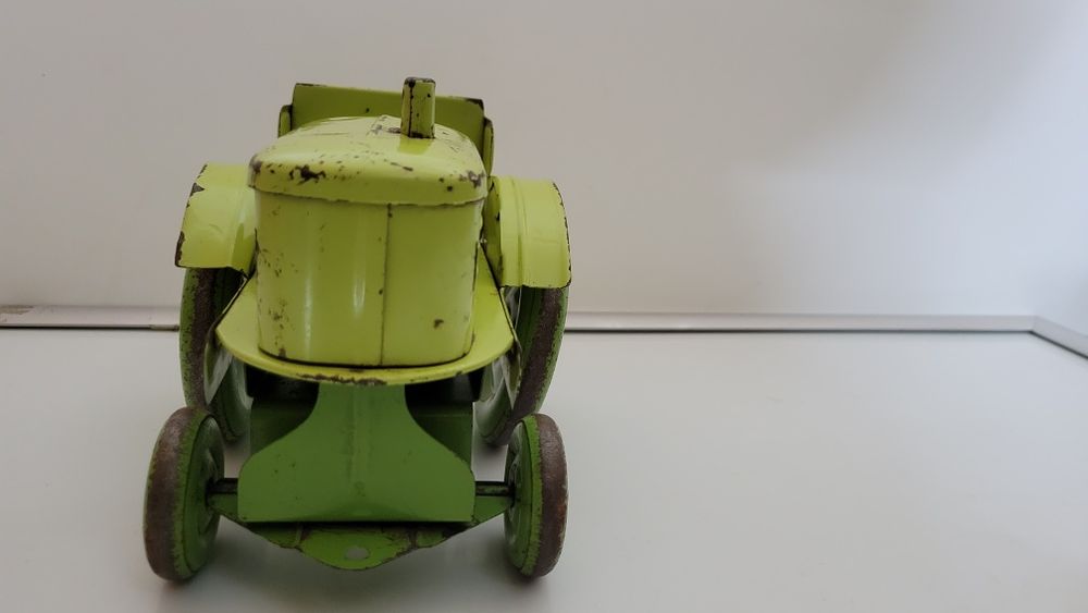 Трактор СССР металевий