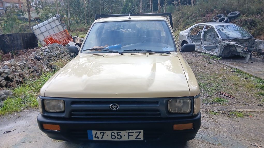 Toyota Hilux 31LN85 
ano 95 e a cilindrada é de 2. 500 em bom es