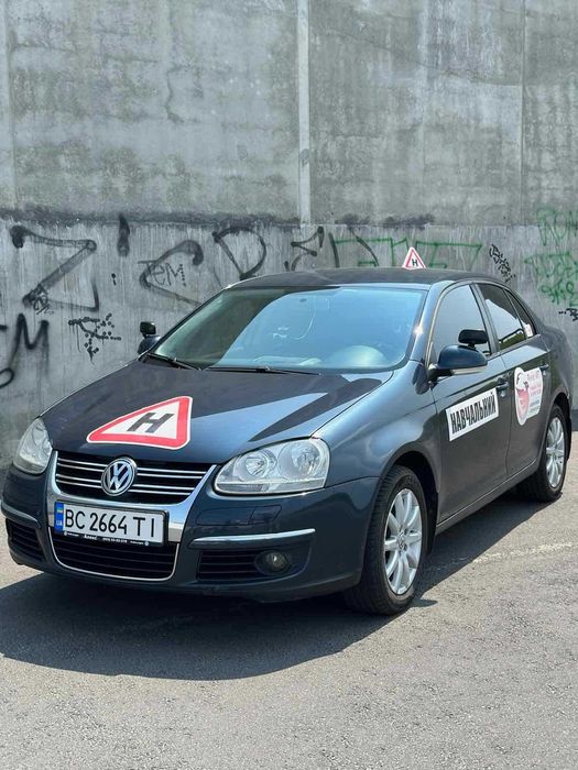 Автоінструктор Уроки на автоматі Приватні уроки водіння АКПП Львів