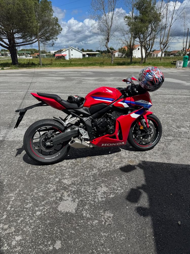 Honda CBR650 com apenas 7.000km