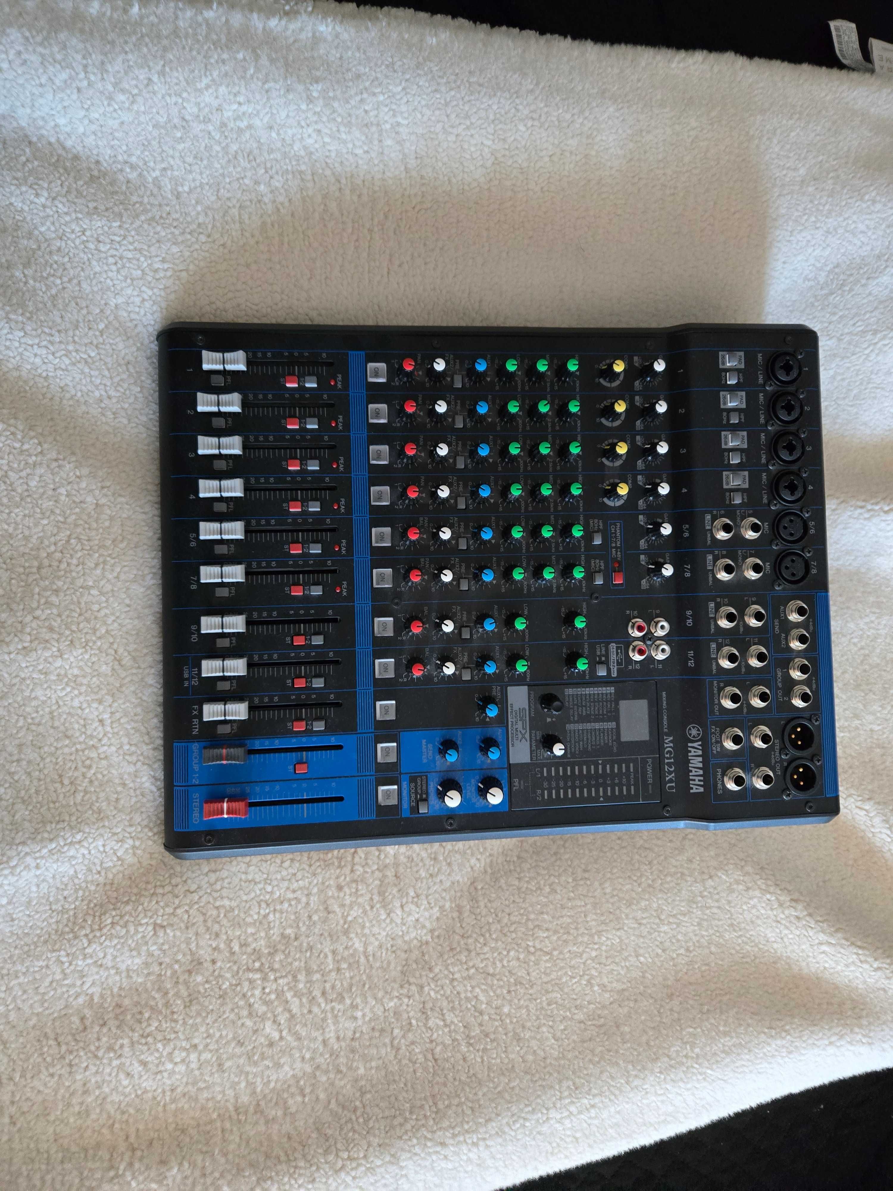 Mesa de Mistura Digital Yamaha MG12UX como nova