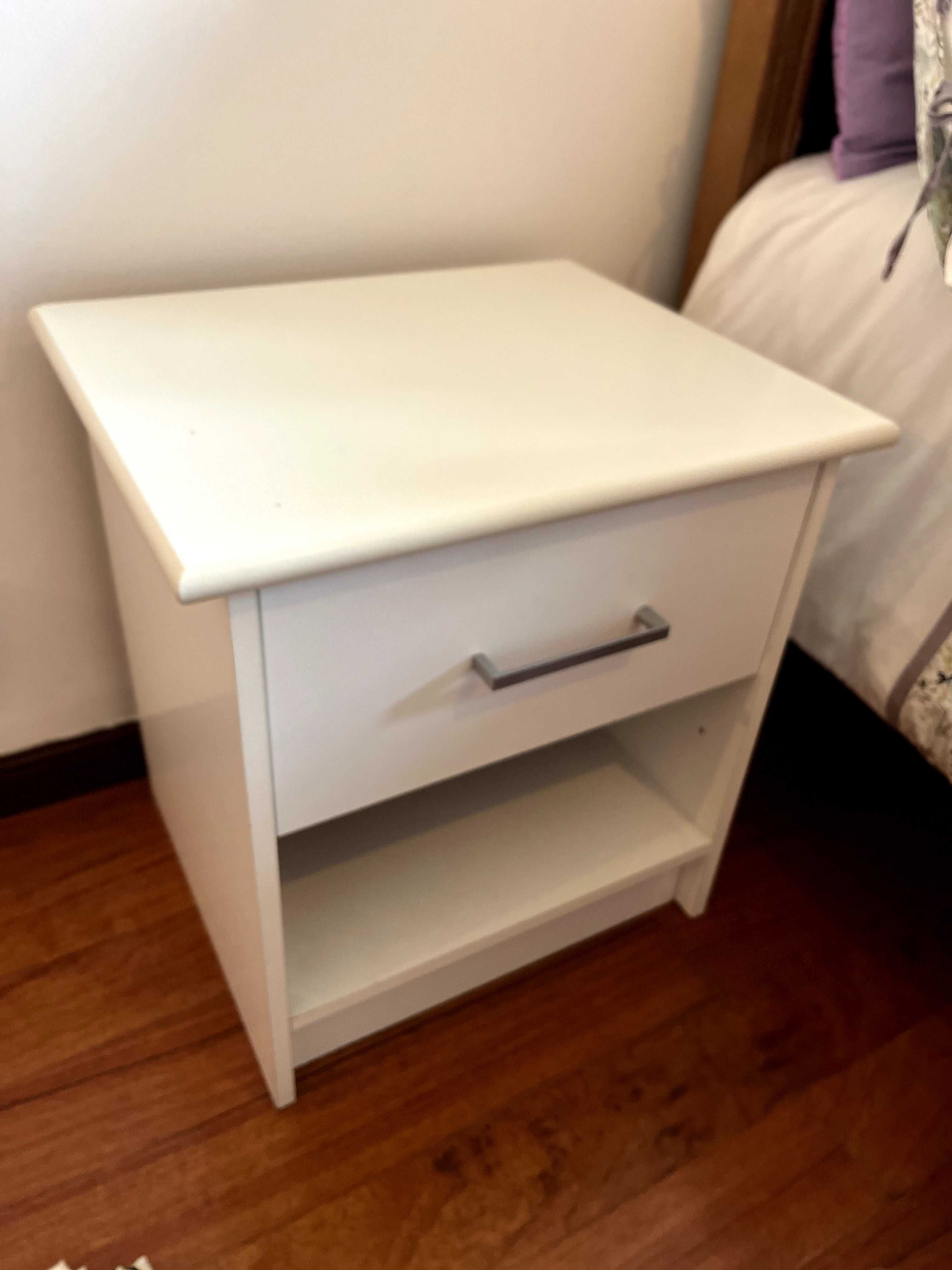 Mesa de Cabeceira