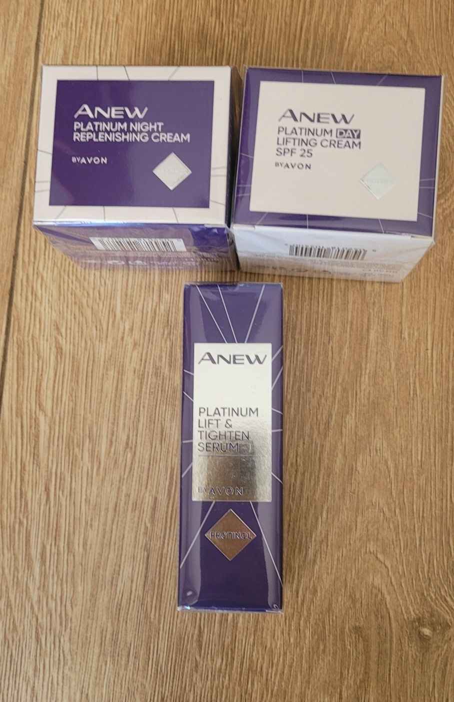 Zestaw Avon Platinum krem dzień noc serum maska