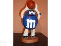 Boneco M