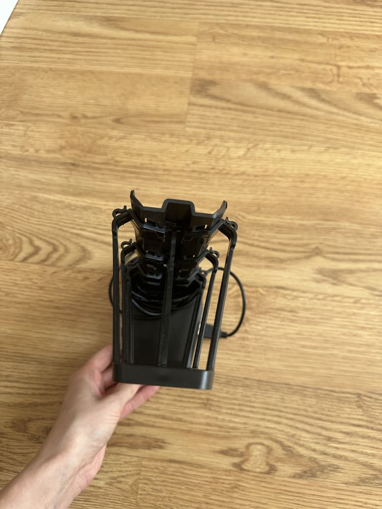Stojak na pady gry słuchawki czarny z czterema portami USB