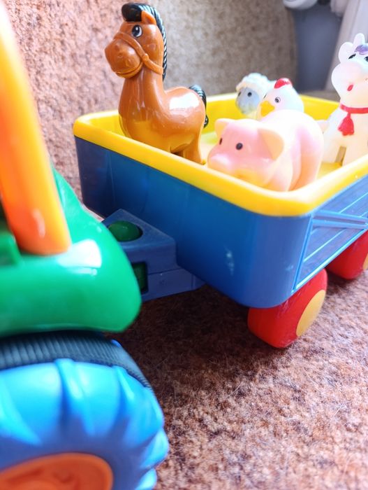 Zabawka dziecieca traktor