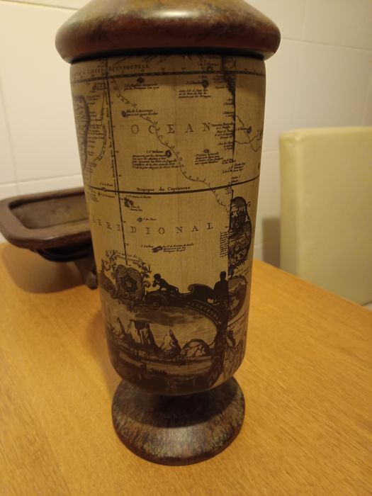 Peça decorativa em cerâmica