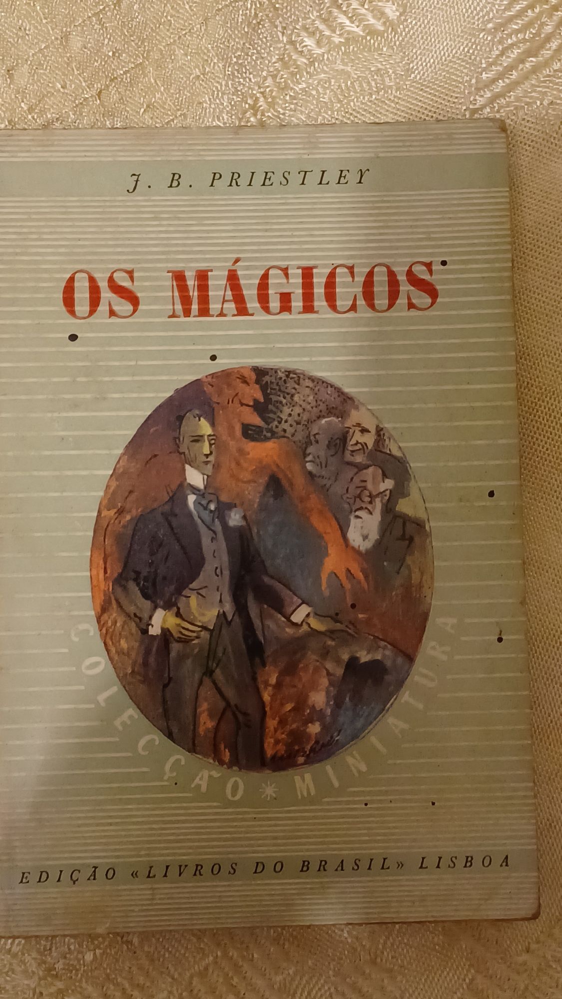 Livro "Os Mágicos" de J.B. Pristley