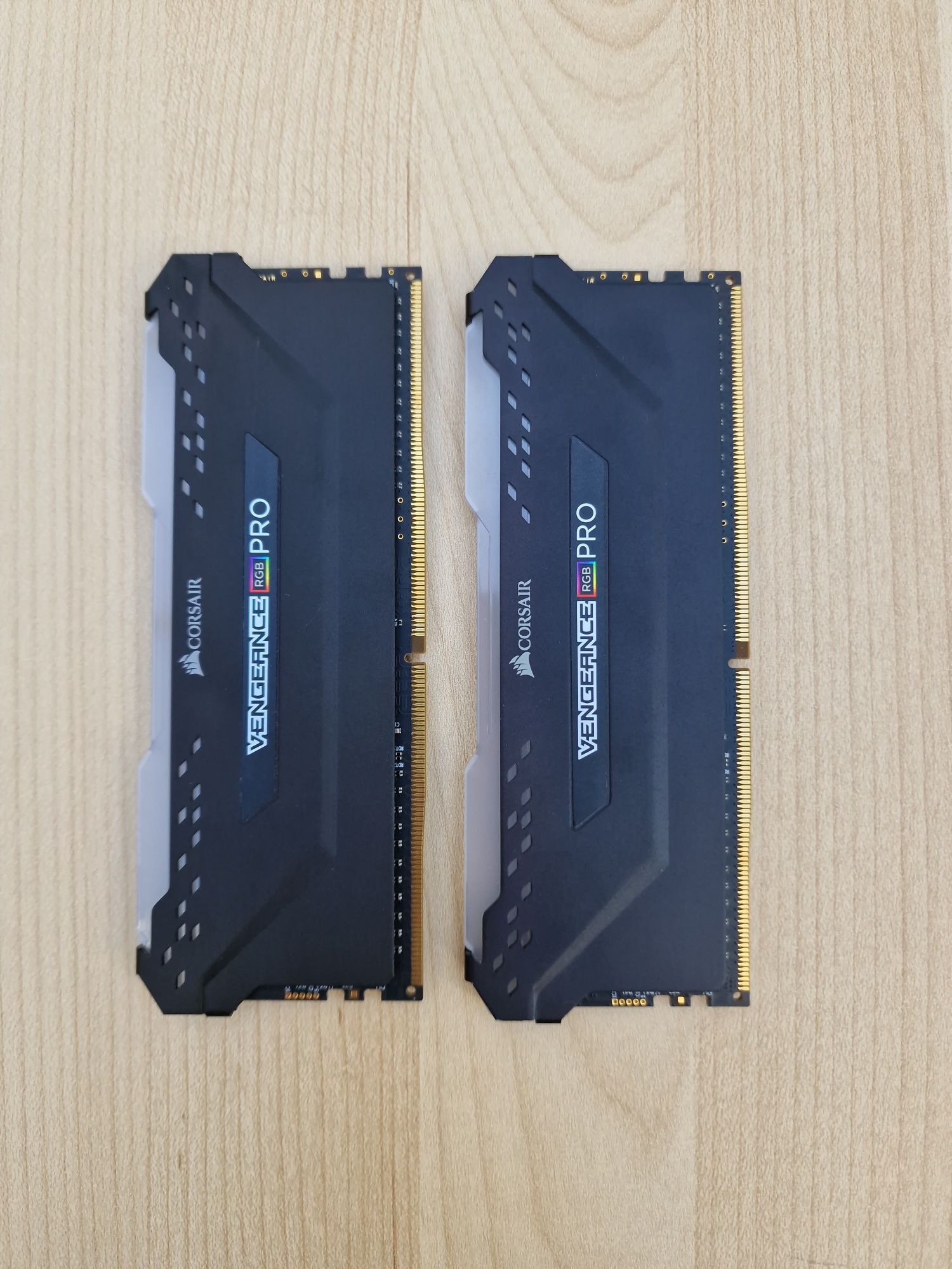 Pamięć RAM 16GB Corsair Vengeance RGB pro 3200MHz DDR4