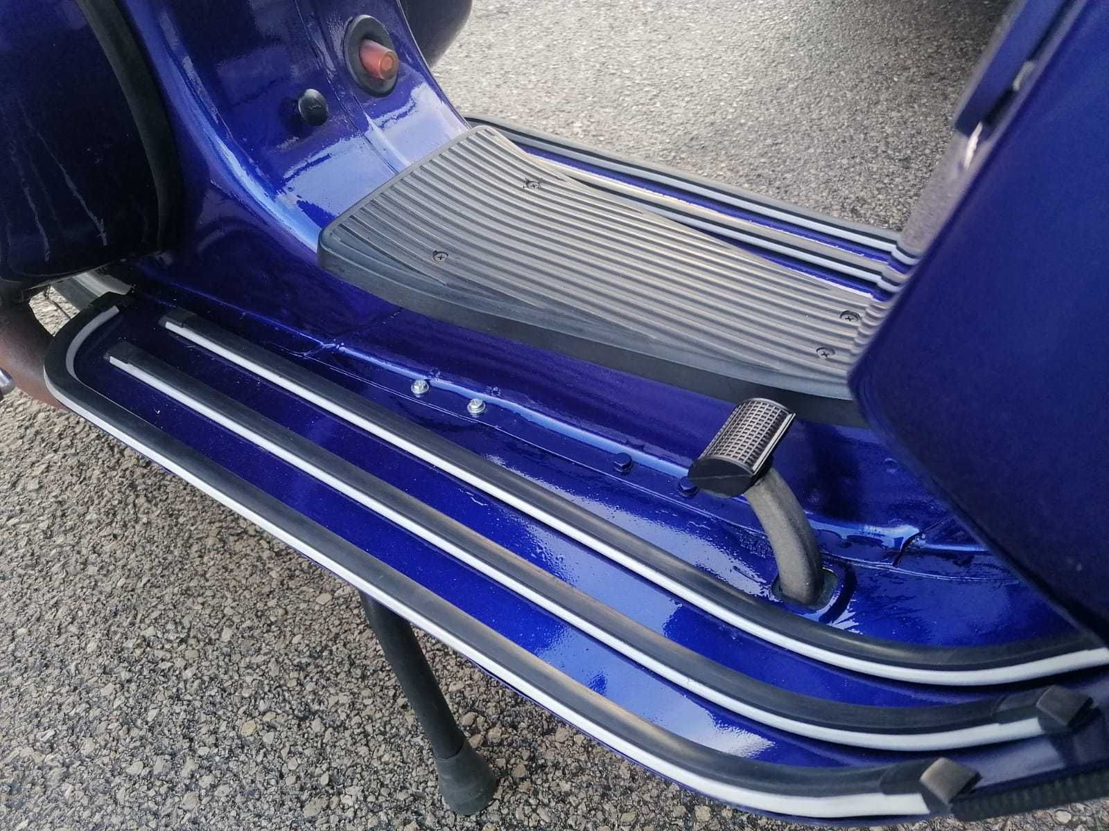 Piaggio Vespa PX200