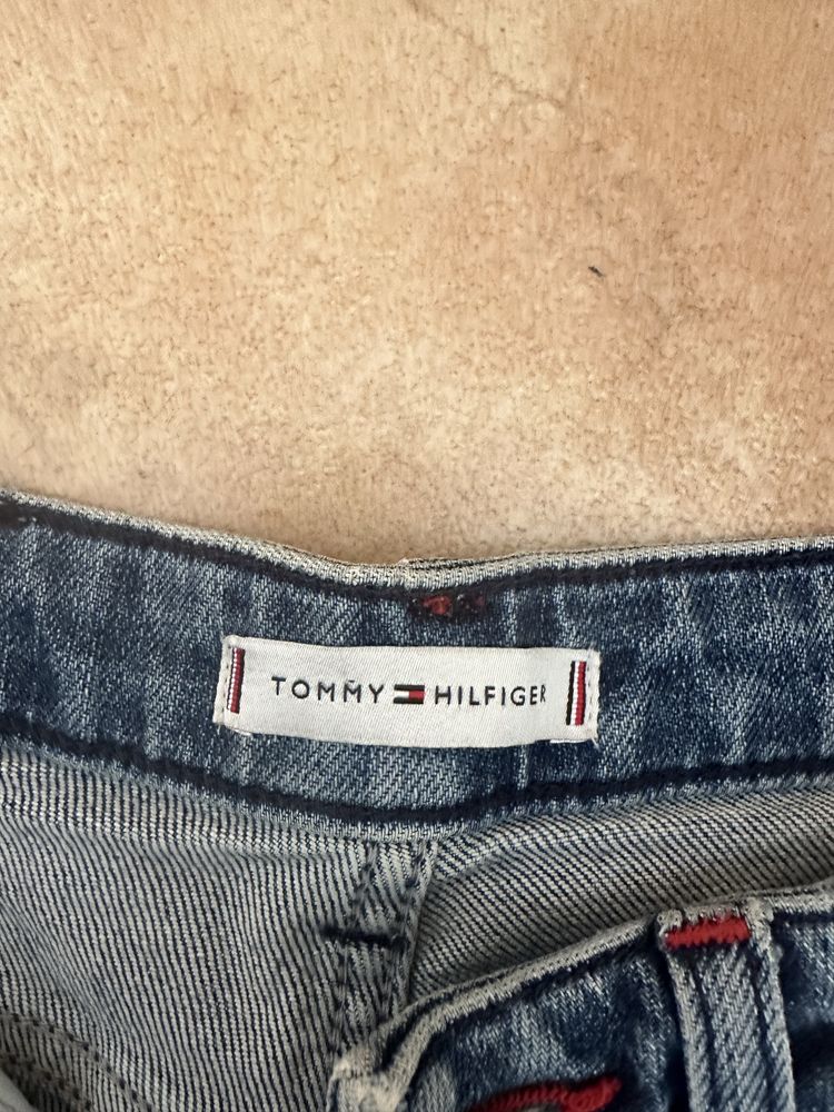 Джинсы tommy hilfiger