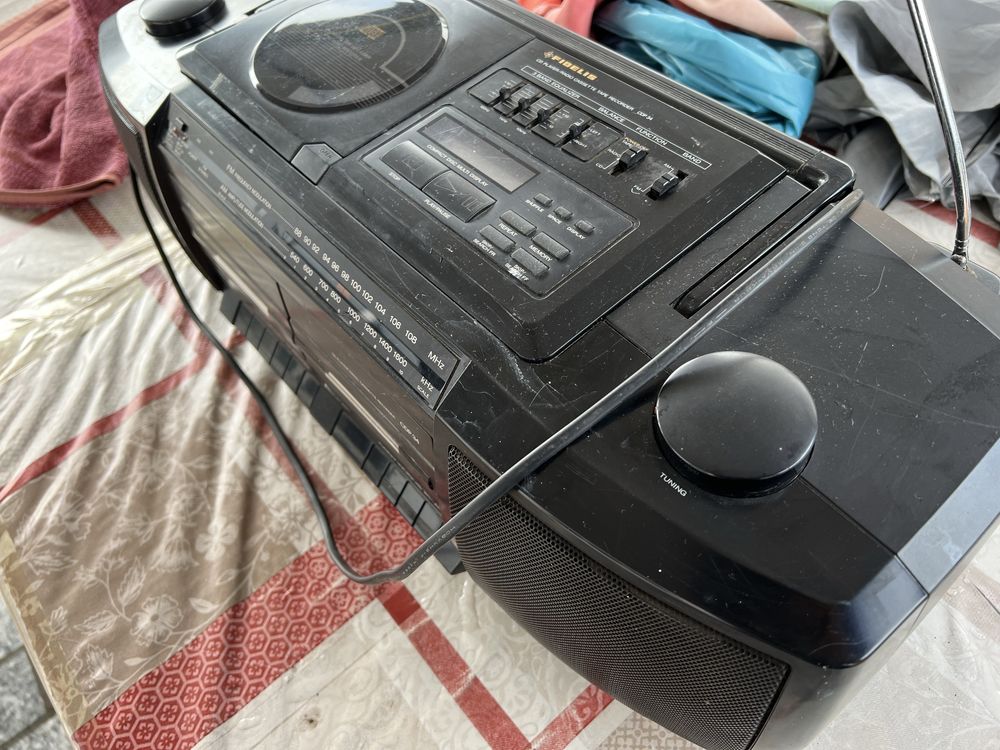 Rádio com Leitor de Cassetes