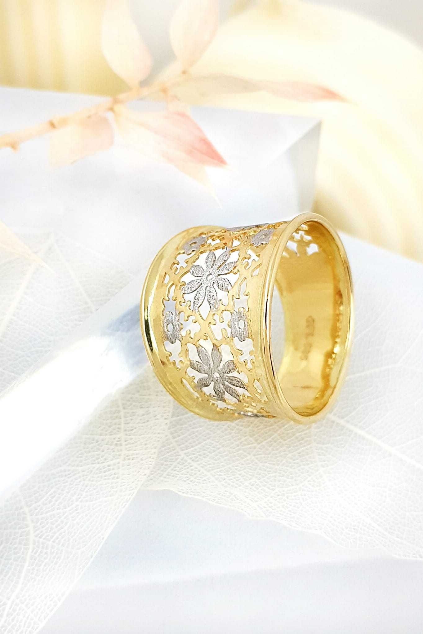 Złoty szeroki pierścionek z białym złotem pr.585