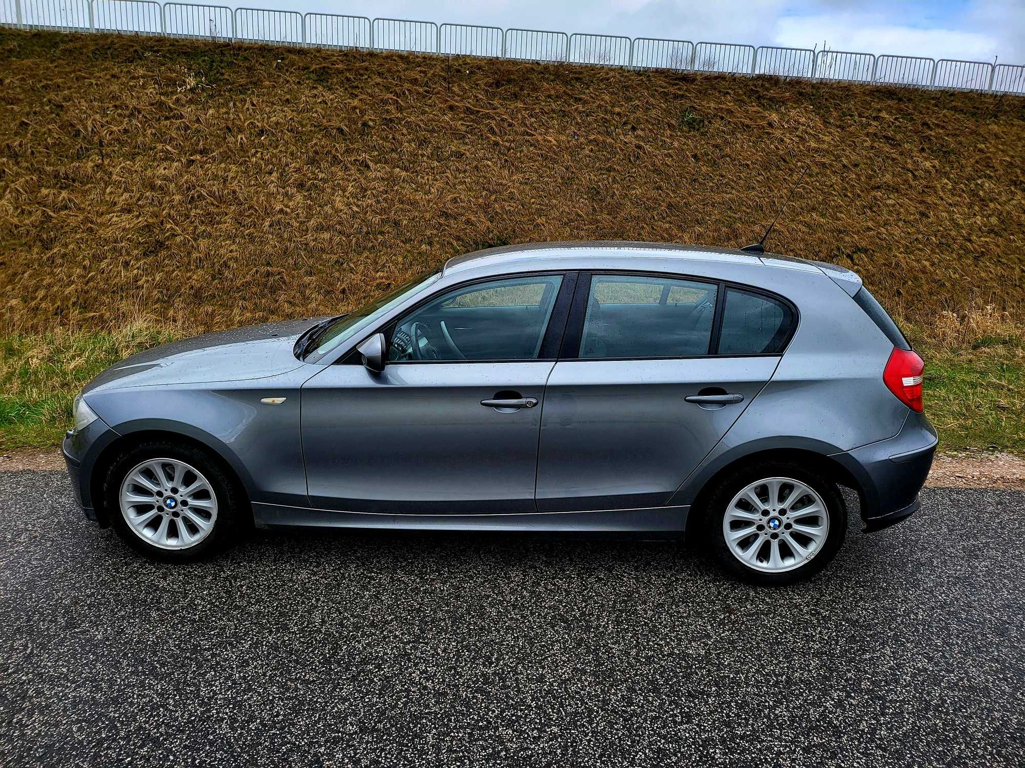 BMW 120D 2011 5drzwi navi xenon klima alu grz.fotele 6bieg SUPER STAN