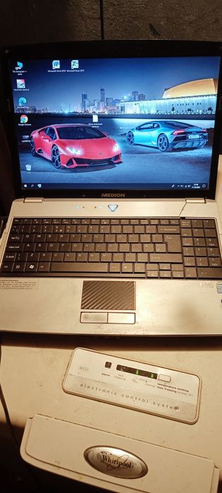 Medion laptop do internetu pracy nauki na prawo jazdy