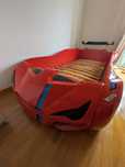 Cama carro para menino