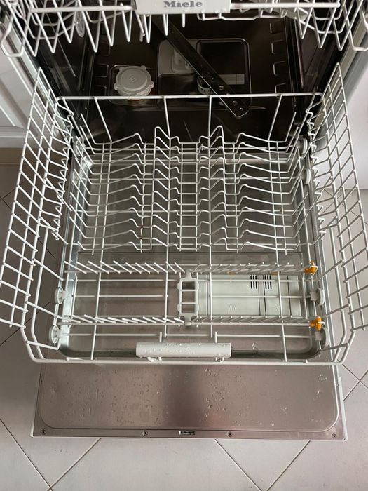 Máquina lavar loiça Miele