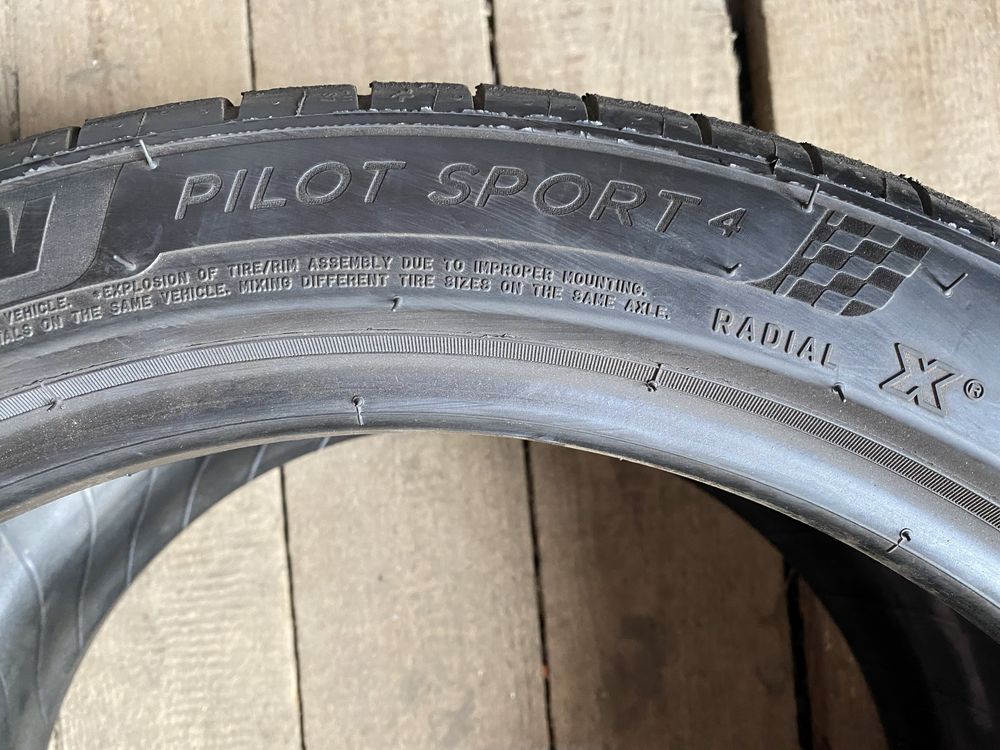 Літня резина шини (пара) 265/35R18 Michelin Pilot Sport 4