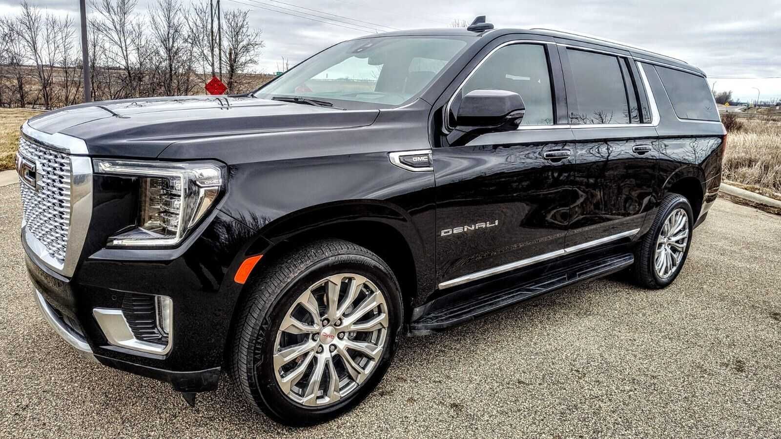 2022   GMC  Yukon