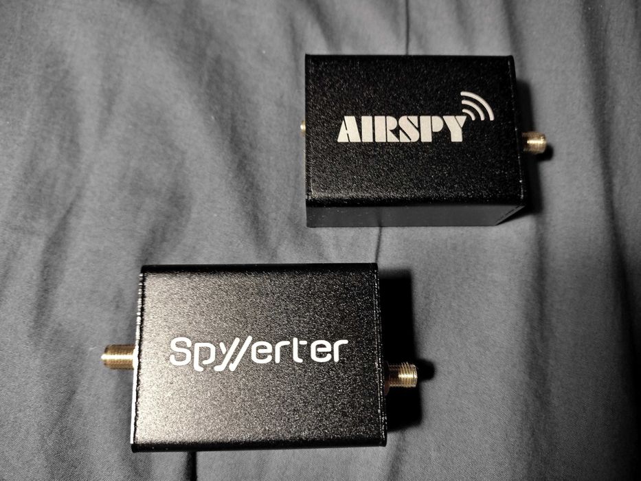 Odbiornik SDR AirSpy w komplecie z SpyVerter. Oryginał.