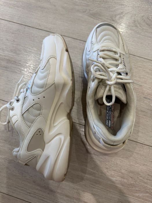 Продам кросівки жіночі Skechers Bobs Bamina