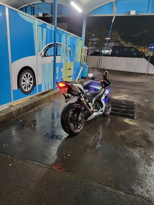 Aceito retomas de barco com motor e atrelado