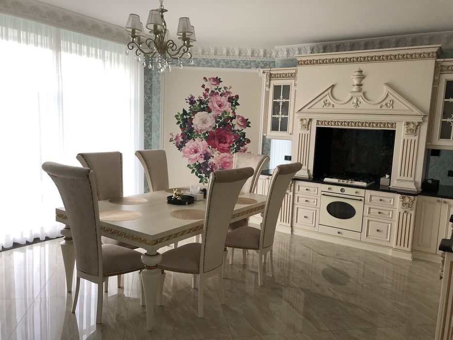 Продаж будинку та 18 соток землі