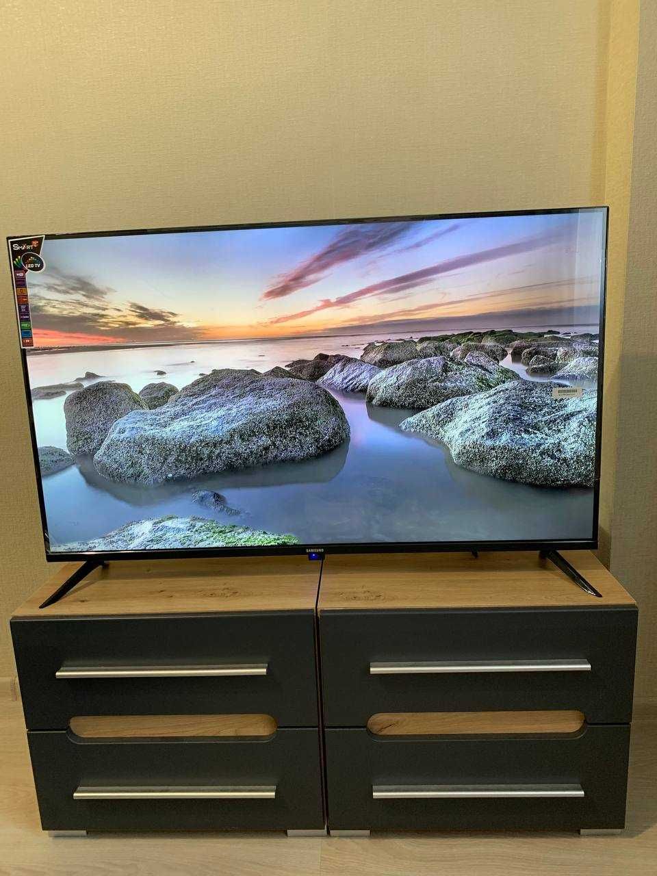 Телевізор Samsung 4k UHD, Т2, 42 Кріплення в подарунок