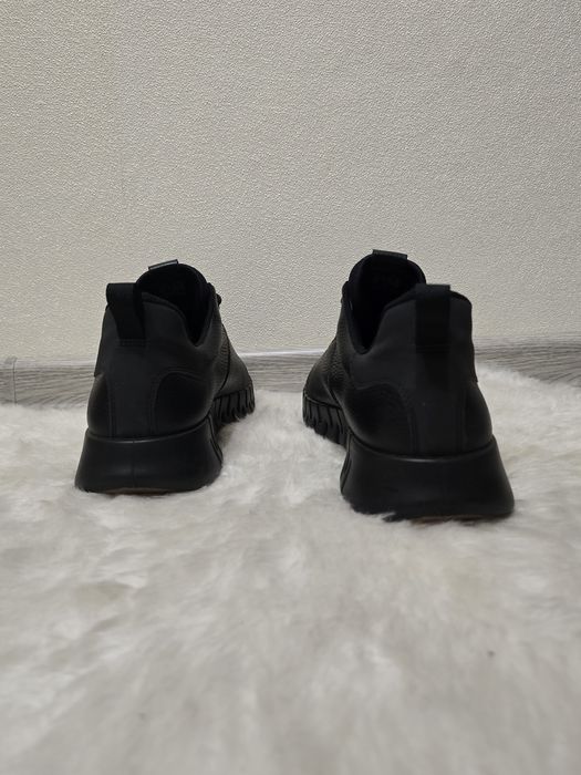 Чоловічі кросівки з Gore Tex ECCO