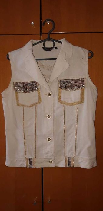 Белый джинсовый пиджак, костюм р.44-46