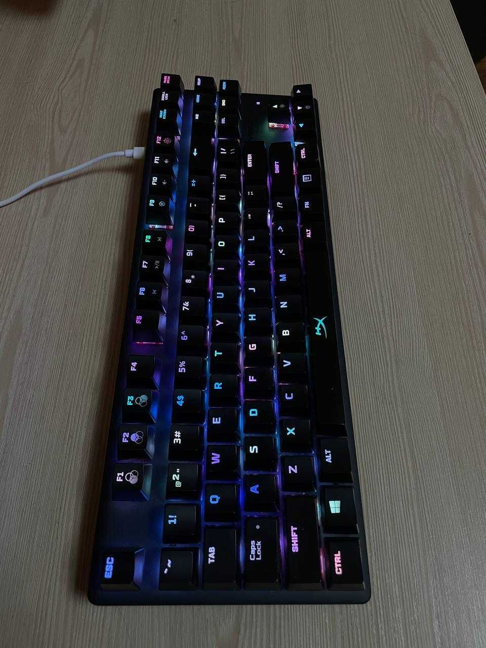 Топовая механическая клавиатура 
HyperX Alloy Origins Core Cherry Red