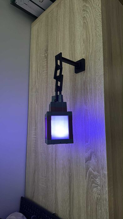 Lampa nocna Minecraft – 16 kolorów, które odmienią Twój pokój!
