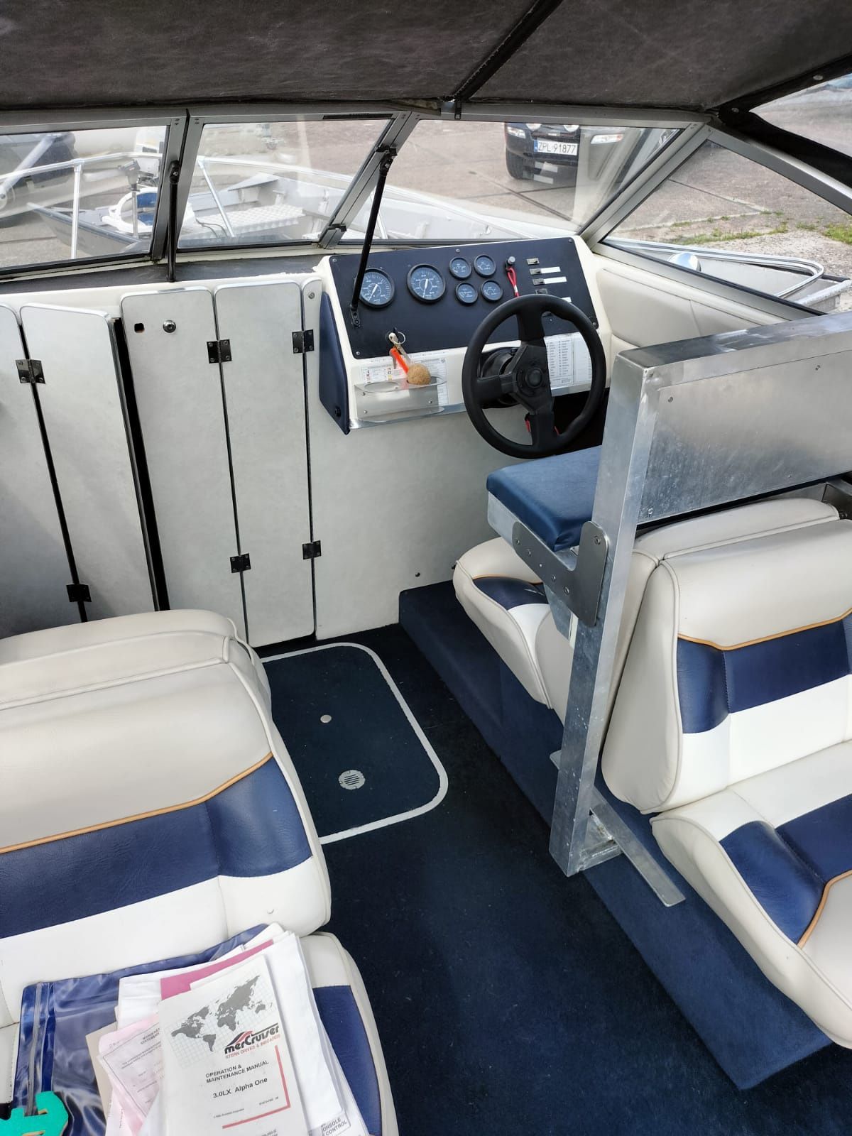 Bayliner Capri mercruizer 130 HP