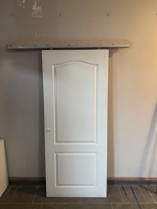 Drzwi przesuwne. 80 cm